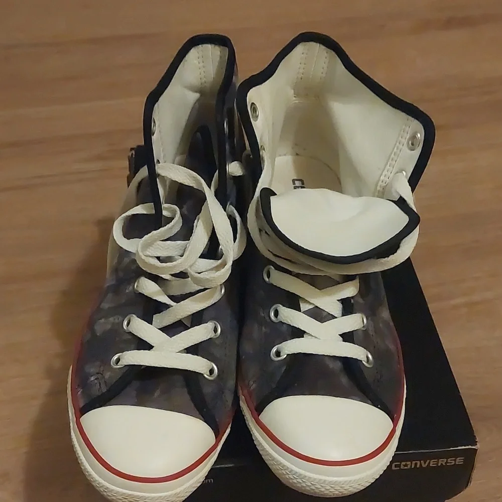 Converse - Picture 4 of 4